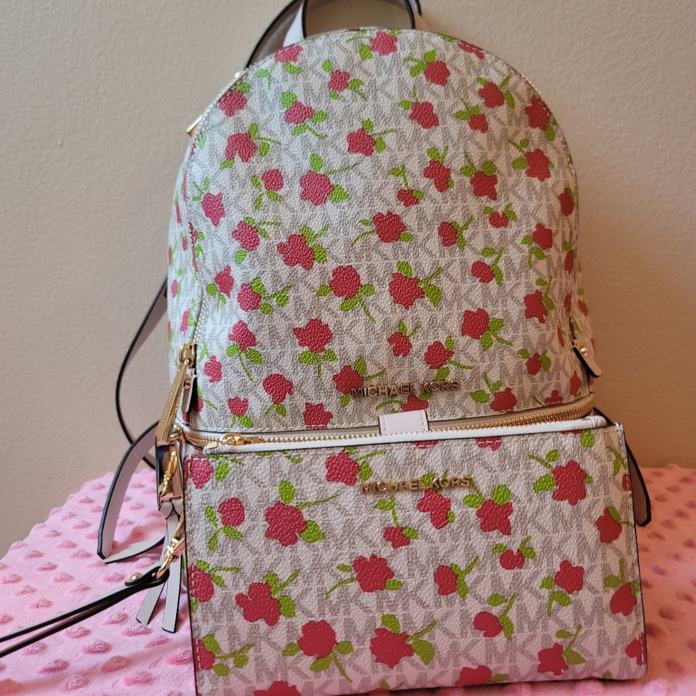 Michael Kors backpack and wallet - Picture 13 of 16